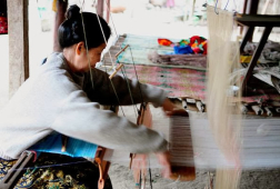textiles weaving luang prabang