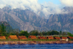 vang vieng on mekong river