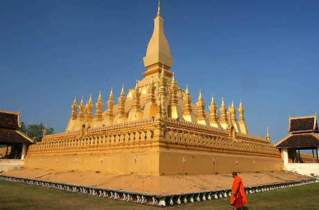 pha that luang in vientiane